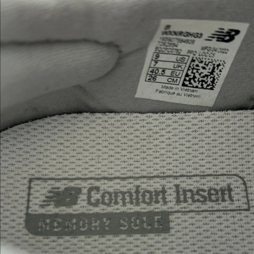 New Balance Women's Light Gray Athletic Shoes - Picture 5 of 5